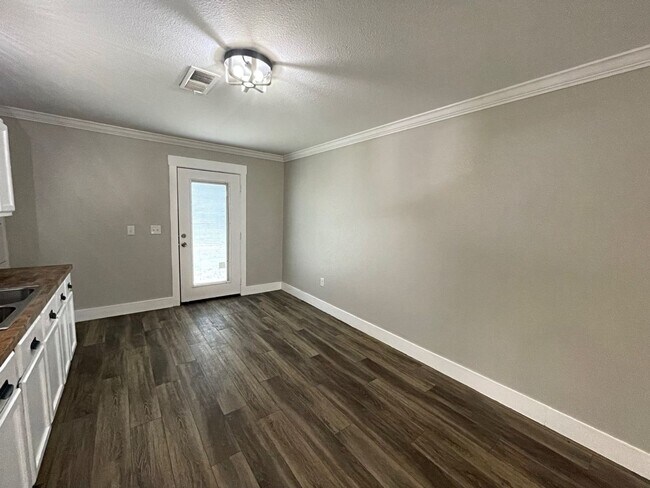 Foto del edificio - 4038 Freddies Ln