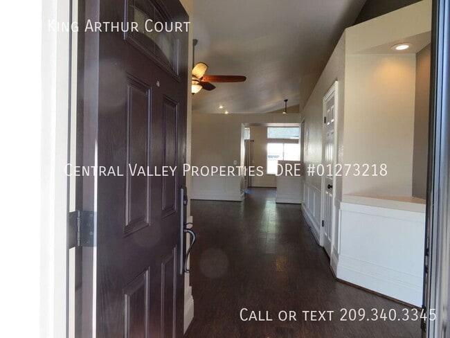 Foto del edificio - 231 King Arthur Ct