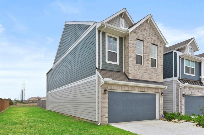 Building Photo - 21118 Garden Palm Dr