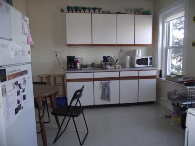 Building Photo - 220 South St