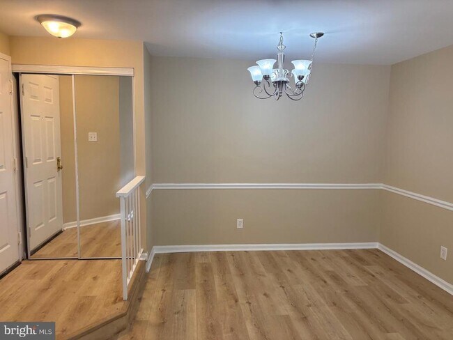 Foto del edificio - 5807 Cove Landing Rd
