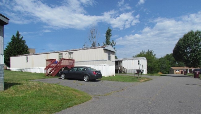 Foto del edificio - 4252 Benfield Dr