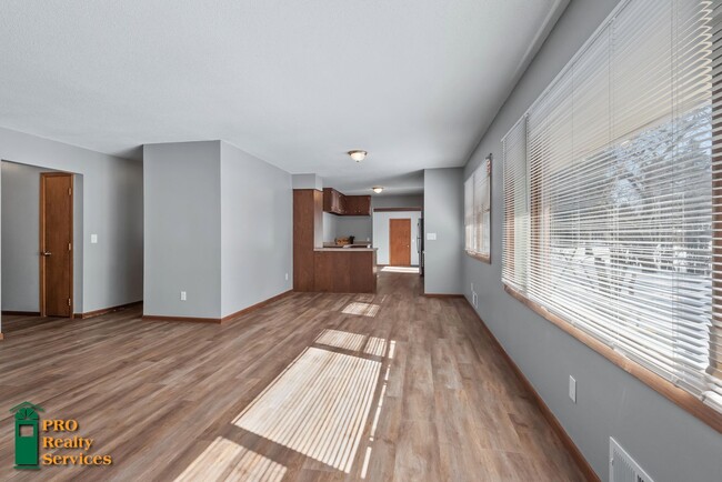 Building Photo - 3 Bedroom Home in Lake Elmo