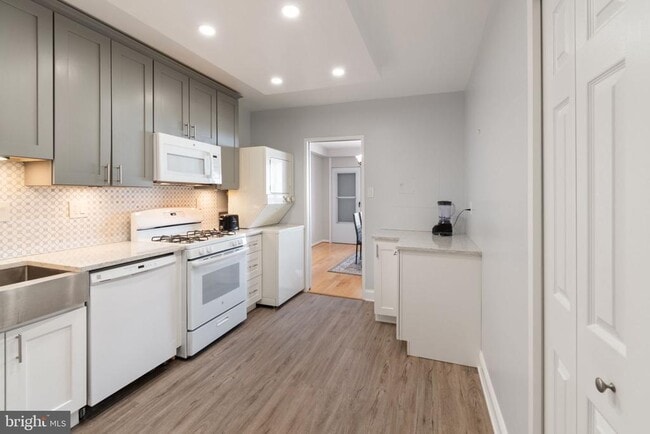 Building Photo - 3705 S George Mason Dr