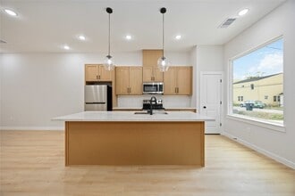 Building Photo - 8110 Brandon St