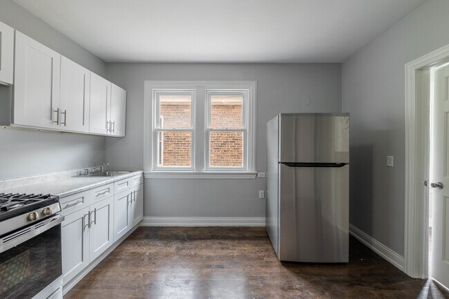 Foto del edificio - 6954 S Maplewood Ave