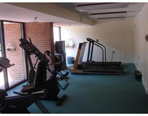 Foto del edificio - 100 Rosemary Way
