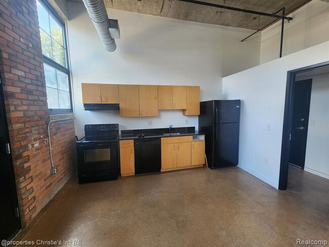 Building Photo - 55 W Canfield St