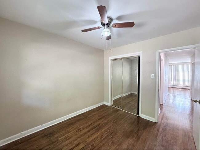 Building Photo - 3 Bed 1 Bath - Apartment