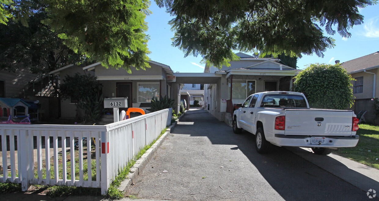 Foto del edificio - 6128-6132 Aldama St
