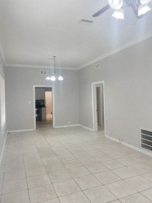Building Photo - PRICE REDUCTION! 3/1.5 House