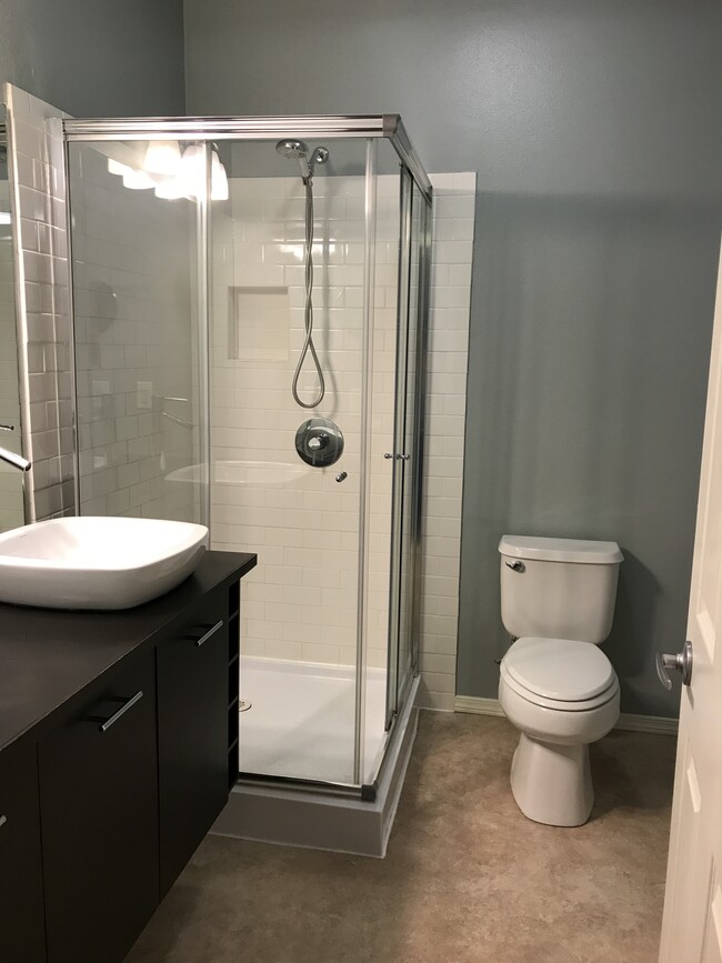 Building Photo - 3070 Lore Rd