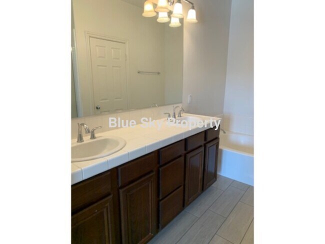 Foto del edificio - Townhome