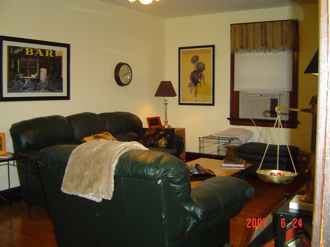 Primary Photo - 3521 Madison Park Ave