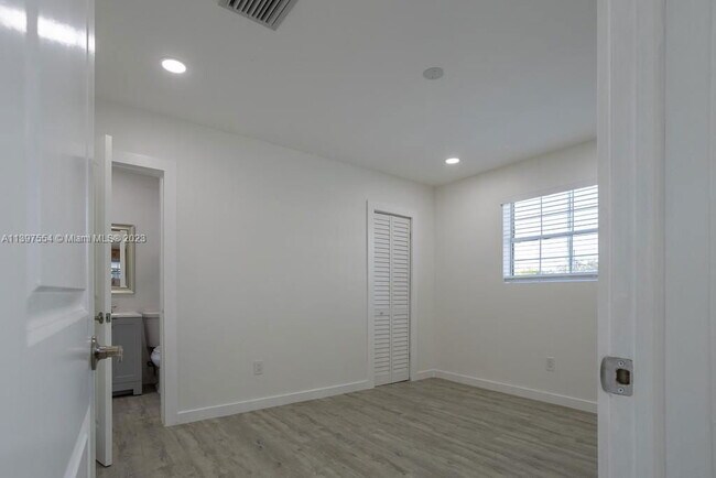 Foto del edificio - Hope Street, Hollywood, FL 33024 - 4 BR 2 BA Single-Family Home