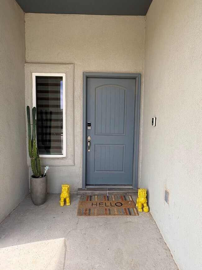Foto del edificio - FAR EASTSIDE HOME FOR RENT