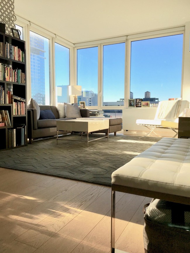 Building Photo - 550 West 45th Street