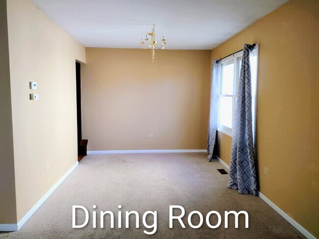 Building Photo - 267 Silverado St