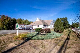 Building Photo - 491 Mammoth Rd