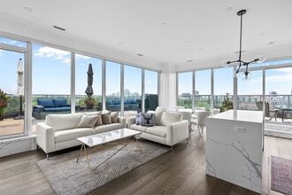 Building Photo - 6 Parkwood Ave