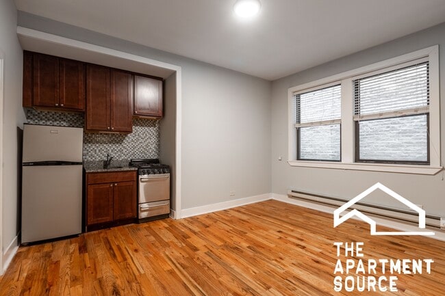 Building Photo - 4546 N Damen Ave