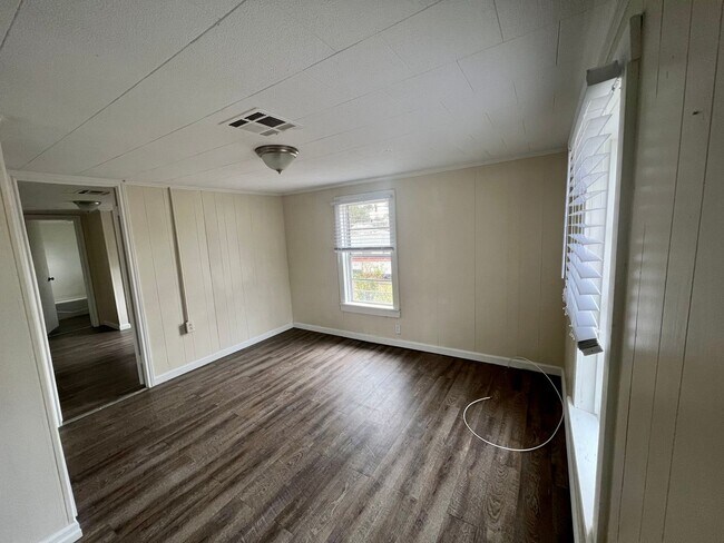 Building Photo - 3 Bedroom, 2 Bathroom Home in Duson!