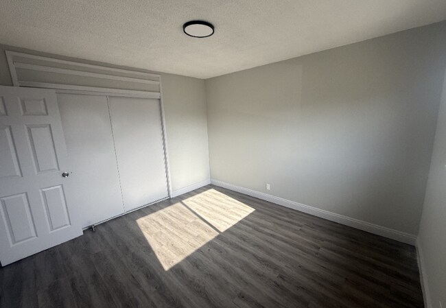Foto del edificio - 1377 W 112th St