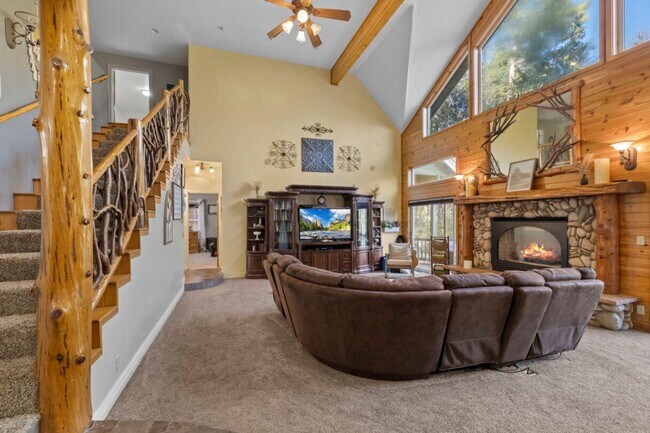 Foto del edificio - Beautiful large home on acerage
