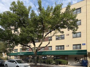 Building Photo - 535 W Aldine Ave