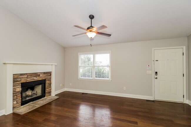 Building Photo - 23 Southview Dr