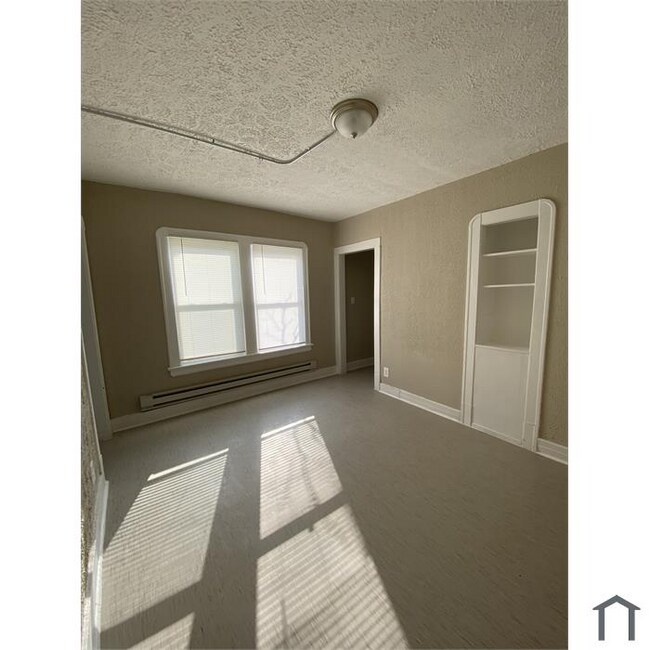 Foto del edificio - 15000 Euclid Ave