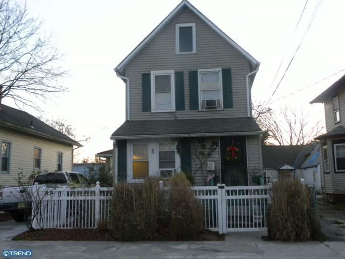 Foto principal - 27 W Pleasant Ave