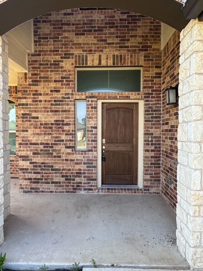 Building Photo - Stunning home with ALL THE SPACE in 3 Creeks!