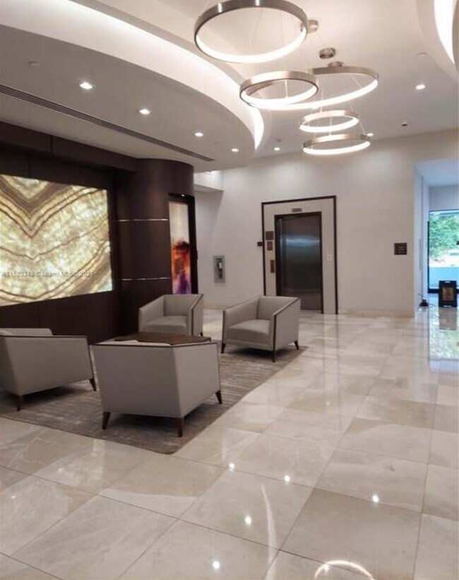 Foto del edificio - 20355 NE 34th Ct