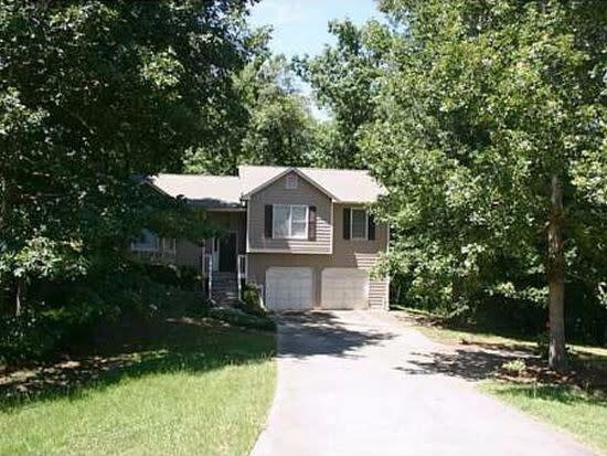 Primary Photo - 261 Grapevine Dr