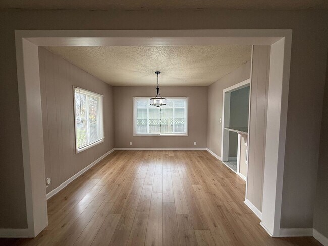 Foto del edificio - Beautiful 3B/2Ba Ranch in Longview on Lake...