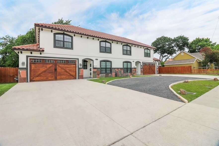 Photo - 621 N Nursery Road Unit