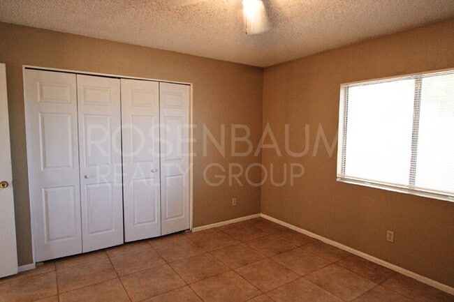 Foto del edificio - 6440 E Alder Ave