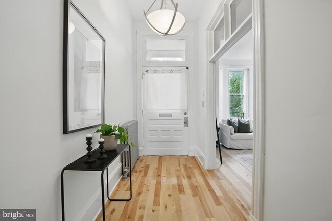 Building Photo - 136 R St NE