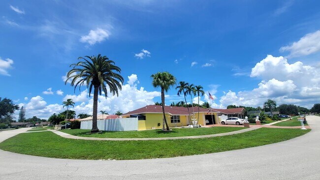 Foto del edificio - 1283 Larch Way