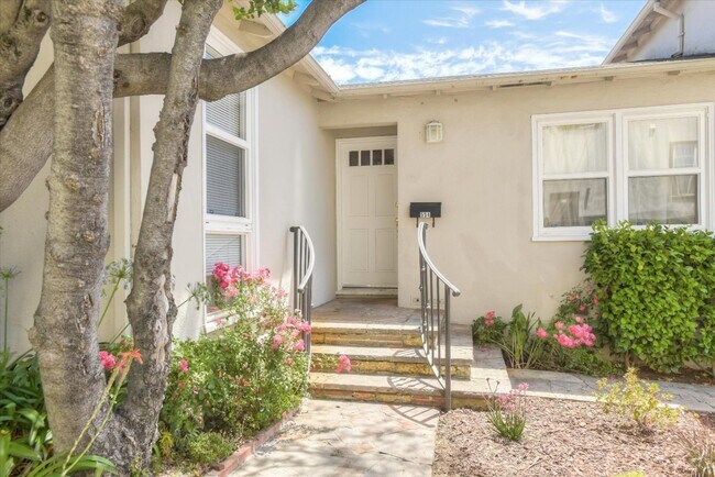 Foto del edificio - 554 S El Camino Real