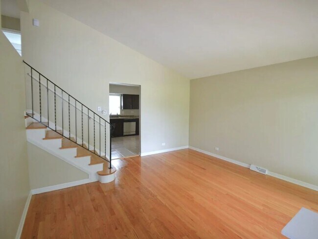 Building Photo - 412 S Kennicott Ave