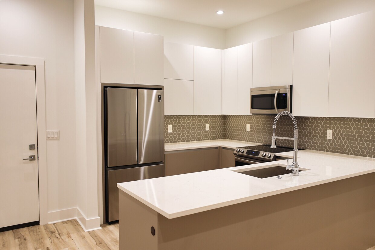 Mian door and Kitchen - 1155 Custer Ave SE