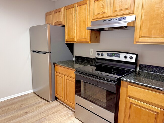 Building Photo - 644 Kenwick Cir