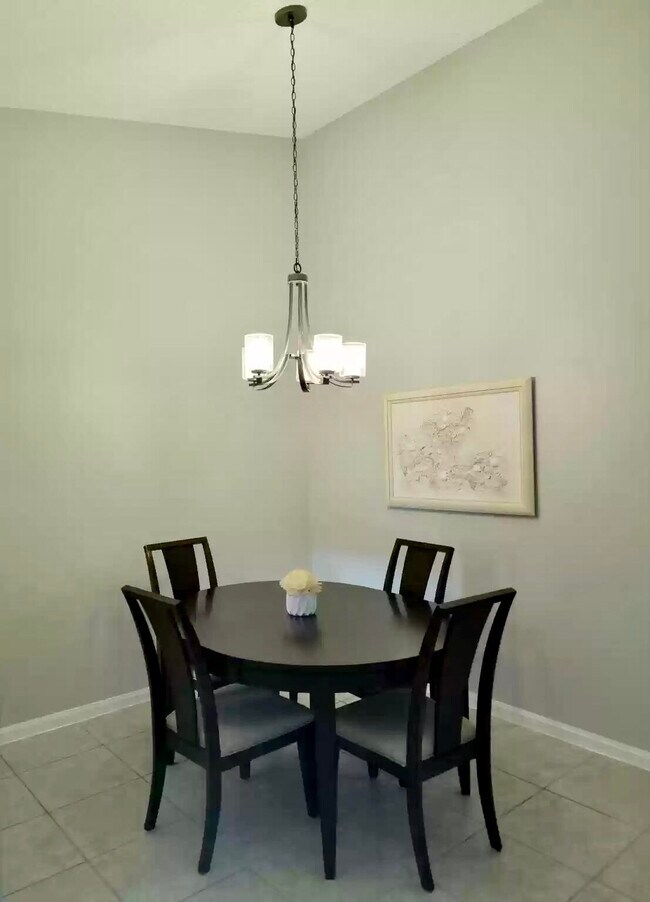 Foto del edificio - 235 Coral Trace Ln