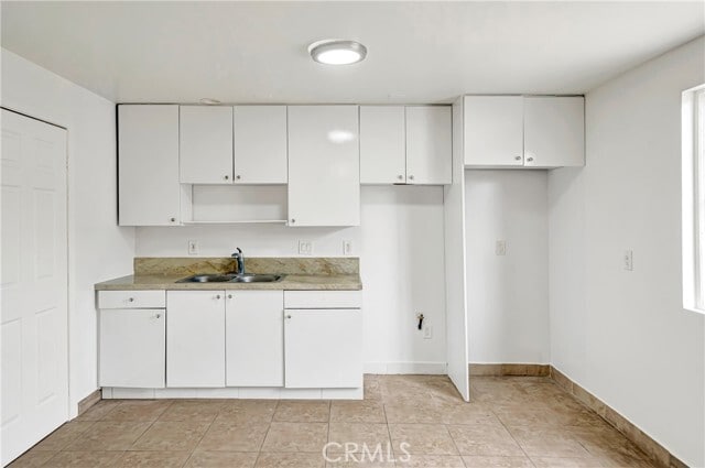 Foto del edificio - 6827 Simpson Ave