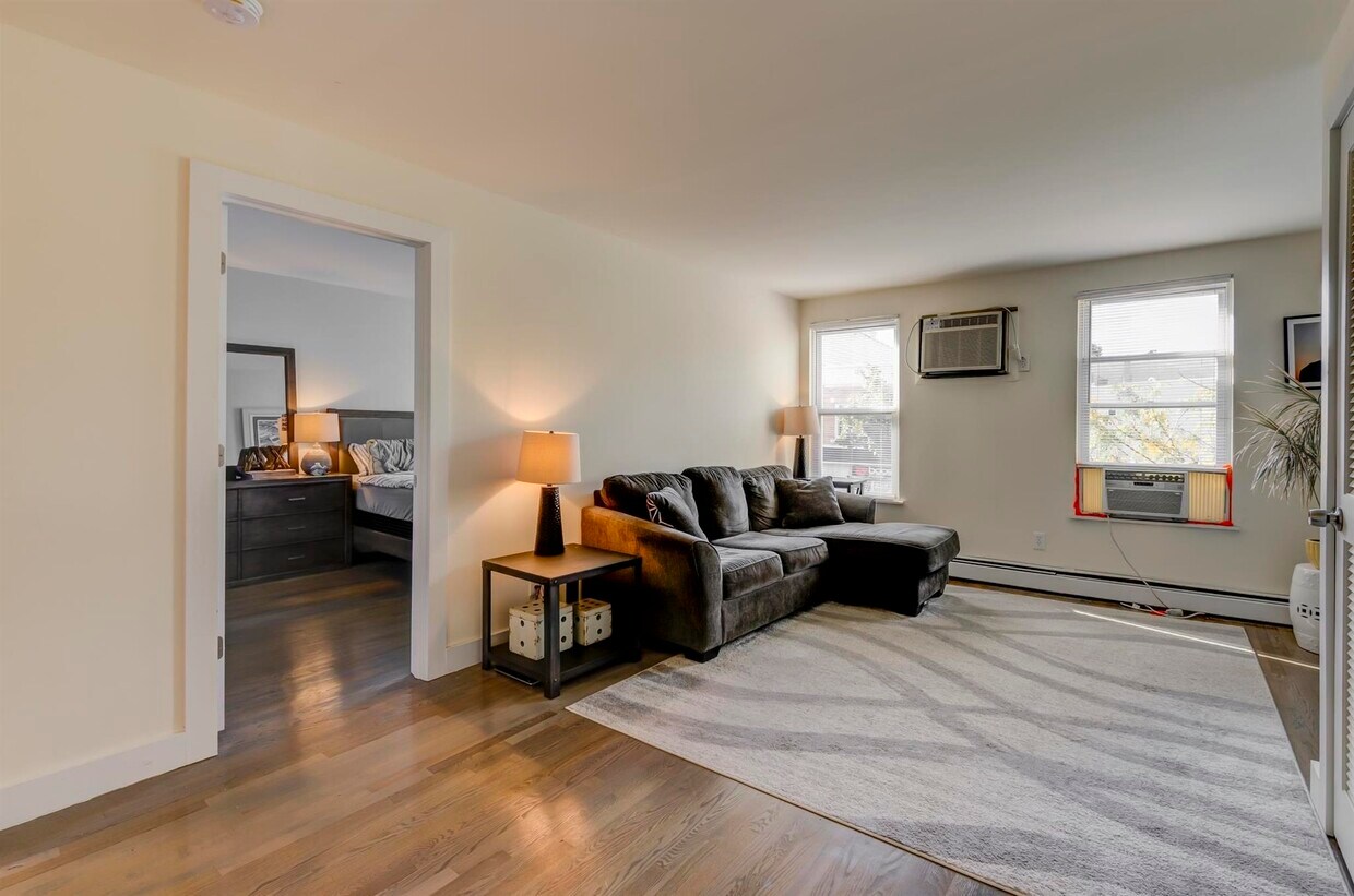 Foto principal - 794 Broadway