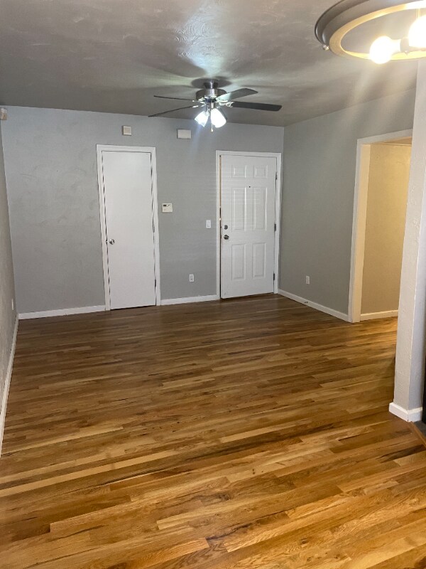 Foto del edificio - 3019 N Lee Ave