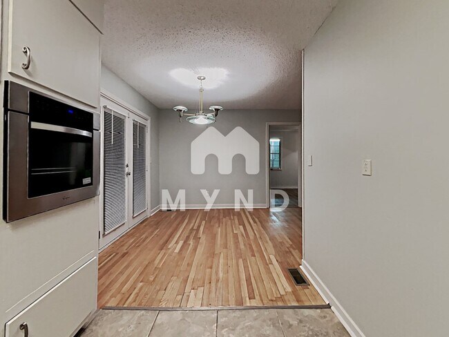 Foto del edificio - 100 Green Springs Ave SW