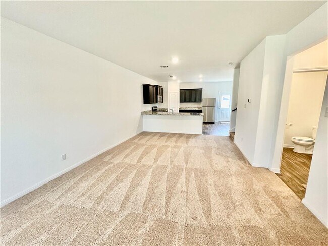 Foto del edificio - 126 Fox Glen Trl